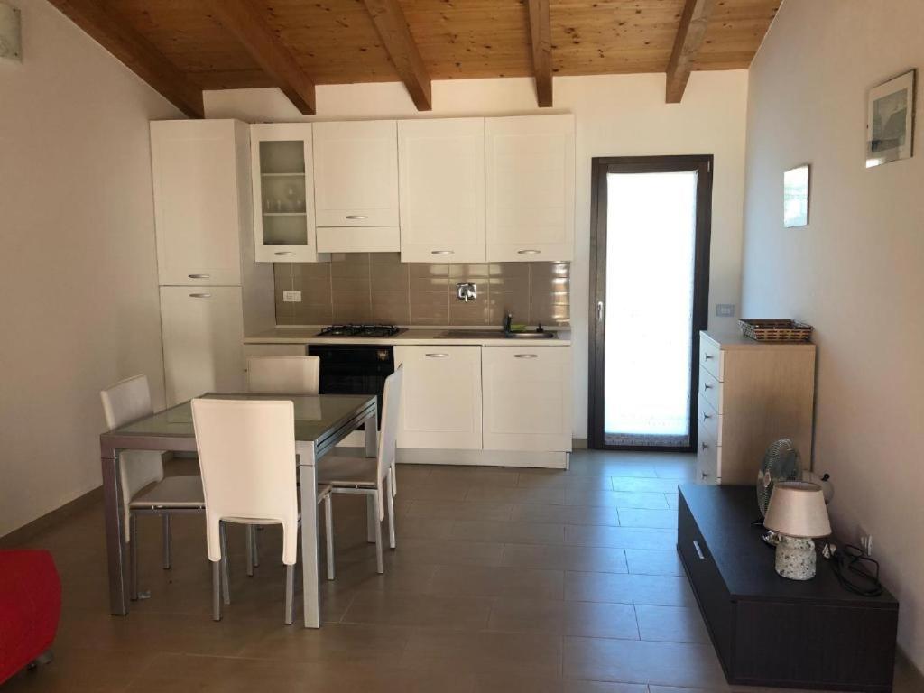 Trilocale Con Cortile Apartment Budoni Exterior photo